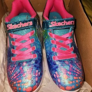 Girls size 3 Skechers